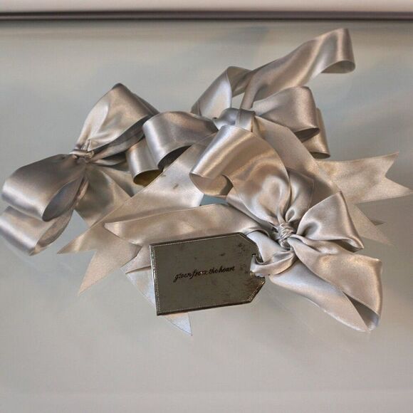 Neiman Marcus Gift Wrap 3 Ribbon Bows With Metal Gift Tag Given From The Heart - Picture 9 of 10